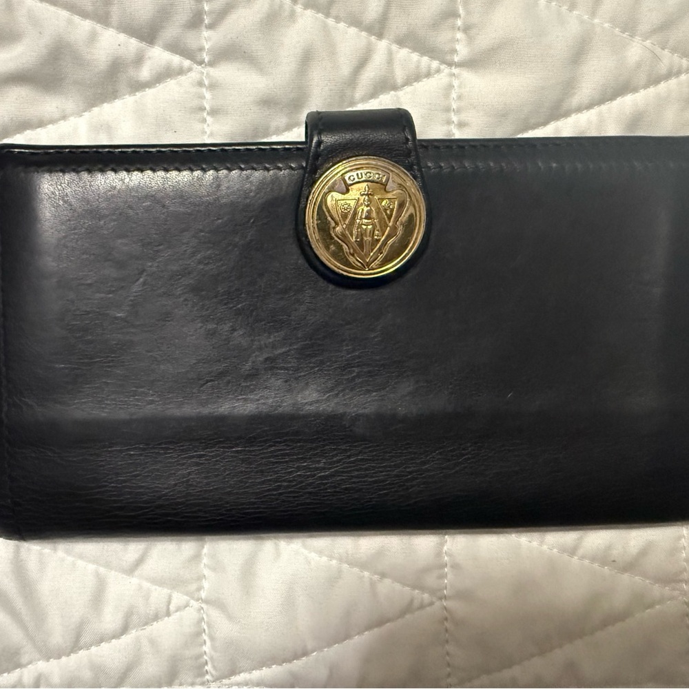 Black Vintage Gucci Leather Wallet- Gold Emblem